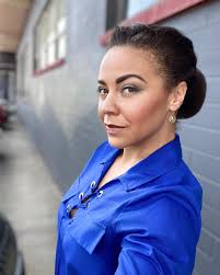 News reporter look today. “Jasmine Wright. King 5 News.” 😄🎥