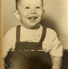 Which end of a cigar do I light?