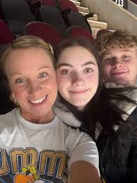 Stephanie Kaetzel (@sKaetzel33)