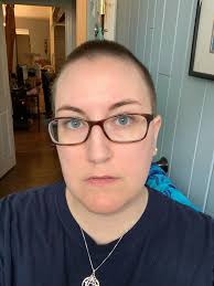 I know I'm sticking my tongue out in my profile pic, so here are some more  *serious* photos 😂🤷‍♀️ Please feel free to share your hair-free selfie  below!! 💚