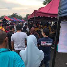 The name itself means bamboo river in the malay language. Pasar Malam Paya Jaras Pasar Malam