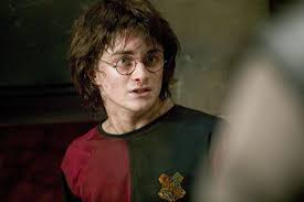 Apoi, de halloween, cand pocalul de foc hotaraste candidatii, harry e uluit sa vada ca numele lui se gaseste printre cele alese de cupa magica. Harry Potter And The Goblet Of Fire Harry Potter Èi Pocalul De Foc 2005 Film Cinemagia Ro