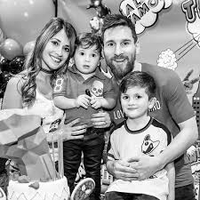 ليونيل ميسي سيرو ميسي روكوزو : Ø¨Ø¹Ø¯ Ø§Ù„Ø£Ù‡Ø¯Ø§Ù ÙˆØ§Ù„Ø£Ù„Ù‚Ø§Ø¨ ØµØ±Ø§Ø¹ Ù…ÙŠØ³ÙŠ ÙˆØ±ÙˆÙ†Ø§Ù„Ø¯Ùˆ ÙŠÙ†ØªÙ‚Ù„ Ù„Ù€ Ø¥Ù†Ø¬Ø§Ø¨ Ø§Ù„Ø£Ø·ÙØ§Ù„ Ø§Ù„Ø®Ù„ÙŠØ¬ Ø£ÙˆÙ†Ù„Ø§ÙŠÙ†