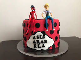 Pin On Mucize Ugur Bocegi Ile Kara Kedi Miraculous Ladybug