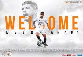 I løbet af sin professionelle karriere har han tidligere spillet for boca juniors, valencia, atletico madrid og sevilla. Al Shabab Annonce Le Transfert De Banega