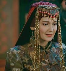 İlk işim türkçe'yi iyi şekilde öğrenmek oldu ifadelerini kullanmıştır. Aslihan Hatun Turkish Women Beautiful Beautiful Muslim Women Turkish Beauty