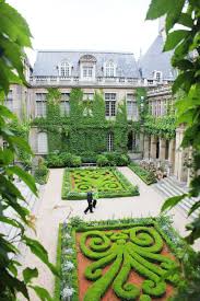 Gorgeous Parterre Garden Behind The Musee Carnavalet Paris Janelle Mcculloch S Library Of Design Photograph Beautiful Places Museums In Paris Places