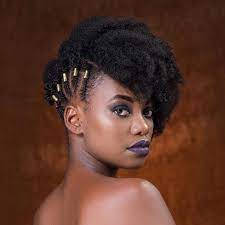 Tresses Africaines Avec Accessoires Sur Cheveux Crepus Naturels Coiffure Cheveux Naturels Cheveux Naturels Cheveux