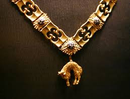 Flys is a plural noun. Datei Schatzkammer Wien Collane Orden Vom Goldenen Vlies Jpg Wikipedia