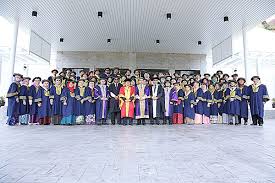 Ramai antara kita mahasiswa uitm yang konon katakan kita sayang uitm hingga ada yang sanggup cium tanah dan sapu muka dengan lumpur maka untuk artikel pertama blog armada ini biarlah kita baca dahulu sejarah uitm. Universiti Teknologi Mara Uitm Tawarkan Pelbagai Program Pengajian Pascasiswazah Secara Sepenuh Masa Atau Separuh Masa
