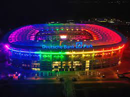 Am christopher street day in regenbogenfarben: Lltal8umad54nm