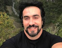 voces acham que essa mae agiu certo ao expulsar a filha gravida de casa?  😨😨😢