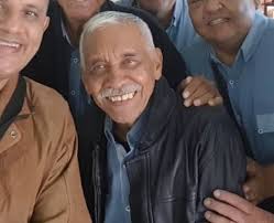 Es el responsable de la ejecución magistral del Saxo Alto 1 en nuestra  orquesta, aunque interpreta con comodidad e igual profesionalismo otros  instrumentos de viento. . Es de los miembros de esta