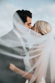 70 Ideen Fur Atemberaubende Hochzeitsfotos Hochzeitskiste In 2020 Wedding Photos Stunning Wedding Photos Wedding Shots
