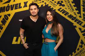 Jun 02, 2021 · o ano passado, o nome de natalía voltou a dar que falar depois de ser apontada como namorada do jogador neymar. Luan Santana Posa Com A Namorada Nos Bastidores Do Villa Mix O Fuxico