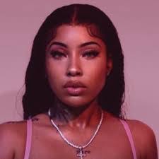 Molly Sullins's Instagram, Twitter & Facebook