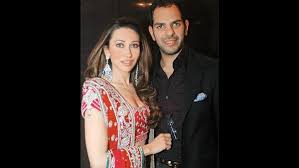 Karishma kapoor spotted at anil kapoor's house in juhu on 28th aug 2019. When Karisma Kapoor Was Put On Sale By Husband Sanjay Kapur On Her Honeymoon Filmibeat