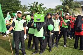 Warna yang tak disukai nyamuk antara lain adalah kuning, hijau, kning kecoklatan, biru kehijauan, dan putih. Smk Bukit Saujana In Pictures Rumah Hijau Special Sikit Ada Maskot Bersama Mereka Facebook
