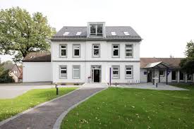 Hallo, wir sind eine 4 köpfige familie, die den traum vom eigenen haus nie aufgegeben hat. Zentrale Im Haus Der Diakonie Diakonie Schwerte