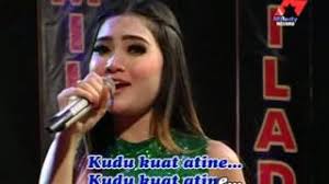 Susatyo adhi wibowo & dimas prasetyoaudio mixing&mastering: Lirik Dan Terjemahan Lagu Kebacut Tresno Om Wawes Dan Artinya