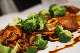 Located within shah alam city center, near bluewave hotel and pkns, downstairs is shopping, next door is international school, walking distance to convention center, royal theatre, govt shell out. Ombak Kitchen Shell Out Sedap Di Shah Alam Blog Budak Pacak