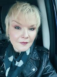 Last night was so much fun, love those chill out acoustic gigs and tonight  onto a full band show at Lamp Live kicking off with the brilliant Jason  Hunt Which is sold