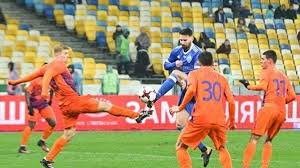 Ничья с удалением де пены. Vo Vremya Matcha Mariupol Dinamo Ultras Peredralis S Policiej I Opravili Poroshenko