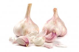 Manfaat bawang putih bisa diperoleh dengan mengonsumsi secara mentah maupun dimasak terlebih dahulu. Kulit Bawang Putih Jangan Dibuang Karena Punya Khasiat Tersembunyi Untuk Kesehatan