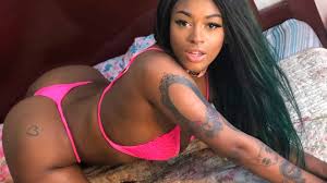 Samira Bombom, acompanhante de chocolate - Spartanas Blog