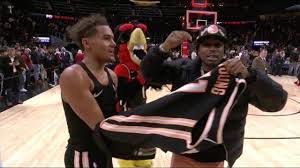 I don't think franklin classifies in the same catergory as trae young. Trae Young Gives Quavo His Jersey After Dropping Career High 50 Points On Quavo Night Youtube