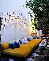 1001 Idees Pour Habiller Un Mur Exterieur Murs Vegetaux Originaux Smallrestaurants Decorer Un Mur En 2020 Decoration Mur Decoration Mur Exterieur Mur Exterieur