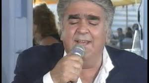 Ο πασχάλης τερζής και η γλυκερία από το 1998 μας θυμίζουν το «χαθήκαμε» σε στίχους λευτέρη χαψιάδη και μουσική. Ki Osoi Gennh8hkan Kaloi Zoyne Se La8os Epoxh O Terzhs Den Exase Ton Pasxalh Katioysa
