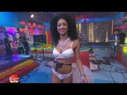 Bailando por un sueño (llamado oficialmente super bailando desde 2019) fue un concurso que se emitió como segmento principal del programa argentino showmatch, emitido por eltrece y conducido por marcelo tinelli.es la adaptación argentina del formato mexicano de bailando con las estrellas, bailando por un sueño, de televisa, que se caracteriza por sus despliegues visuales, los altos. La Cocina Del Show Para El Infarto Las Bailarinas De Showmatch Al Desnudo Youtube