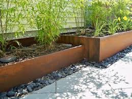 Steel Corten Schonheit Und Stil In Ihrem Garten Neueste Dekoration 2018 Landscape Edging Metal Landscape Edging Steel Planters