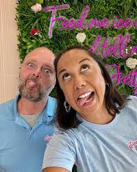 Monica Landeros's Instagram, Twitter & Facebook