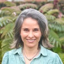 Amanda Isabel O., Professionell i universitetslärare som älskar att  undervisa alla som vill lära sig det vackra spanska språket och dess  rikedom.