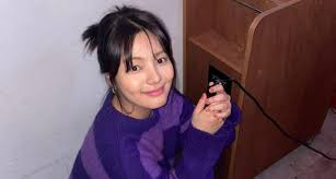 Song yoo jung debutó en la industria del entretenimiento como modelo de marca de cosméticos. Rlpmpxul9dyj5m