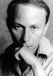 Nicht zuletzt seit der über ihn erschienenen essaysammlung in der berühmten reihe der . Michel Houellebecq
