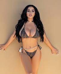 Abigail Ratchford on X: Come a little closer ; ) 🔥  t.codmbsv6iEpO  X