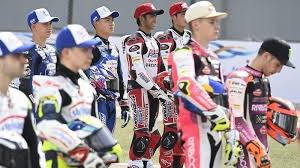 Cuaca panas dan level grip yang kurang tidak memungkinkan mir untuk melakukan time attack dan memperbaiki posisinya. Bjnvn6dypnhujm