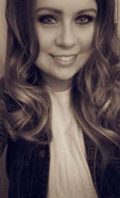 Kylie Hinkley's Instagram, Twitter & Facebook