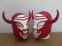 Buenas noches alguna máscara de Conan el barbaro en semi