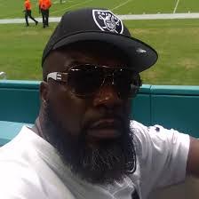 Marcus Bruce's Instagram, Twitter & Facebook