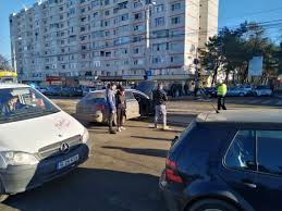 Oferte de joburi adaugate zilnic: Foto Video Accident Grav In Zona Carrefour Din BotoÈani Trei Persoane Dintre Care Un Copil Au Fost RÄnite O MamÄ Èi Copilul Se Aflau Pe Trotuar Botosaninews Ro
