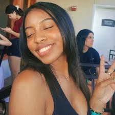 Lana Pearson (@livinlikelanaa_) • Instagram photos and videos