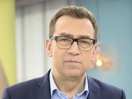 Patrząc na zwykle uśmiechniętego prezentera trudno zgadnąć, że zmagał się ze śmiercią dziecka. P Zyvbjlfd34mm
