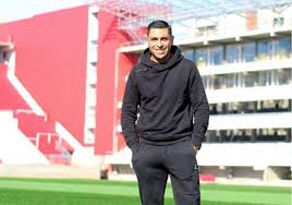 Además, ha sido internacional absoluto con la selección de chile desde 2006. Gonzalo Jara Conocio El Nuevo Estadio De Estudiantes De La Plata