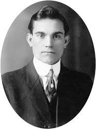 Malcolm Maclennan's Instagram, Twitter & Facebook