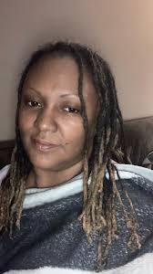 Sorry if your locs look like this, do you really have locs? 😅