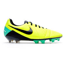 Football Boots Nike Ctr360 Maestri Iii Fg Acc Volt Futbol Emotion Coming off some successful releases, this latest ctr360 maestri iii, or the third installment in the silo, has a lot to live up to. nike ctr360 maestri iii fg acc football boots